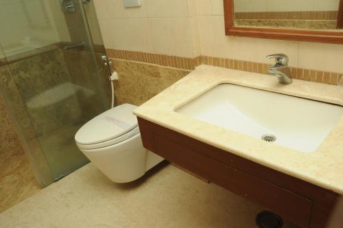 Posada Ponnis Grand Inn