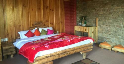 Hotel Trinetra Orchards