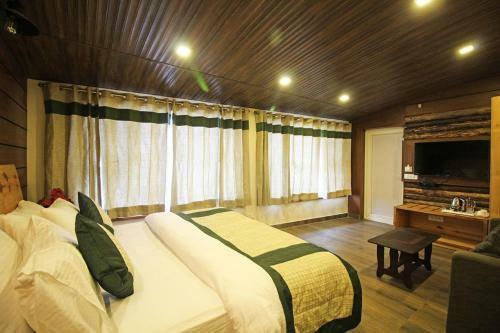 Hotel Jharipani Castle Resort