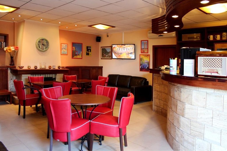 Philoxenia Hotel & Studios