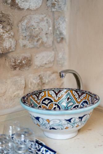 Bed & Breakfast Arabesque: An Arts And Residency Center In Old Acre