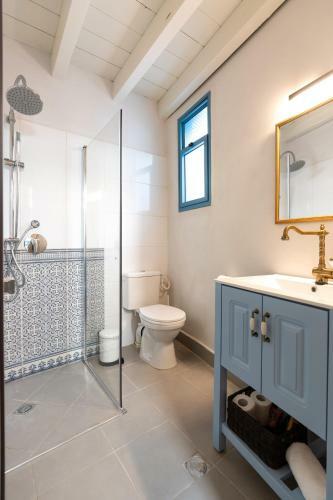 Bed & Breakfast Arabesque: An Arts And Residency Center In Old Acre