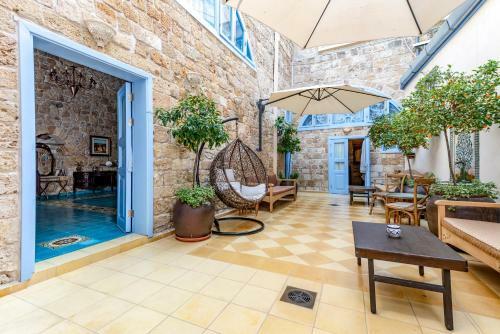 Bed & Breakfast Arabesque: An Arts And Residency Center In Old Acre