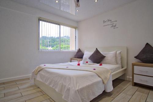 Modern Eshae Living Apartment