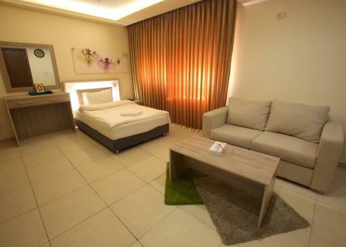Apartamento Lujain Hotel Suites