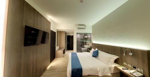 Flora By Crossroads Hotel