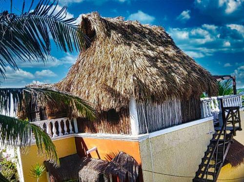 Casa Maya Lodge, Robinson Crusoe Life