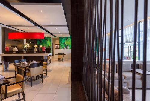 Hotel Courtyard By Marriott Panama At Metromall Mall