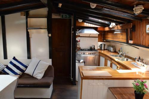 Boat-apartment Rotterdam Fokkelina
