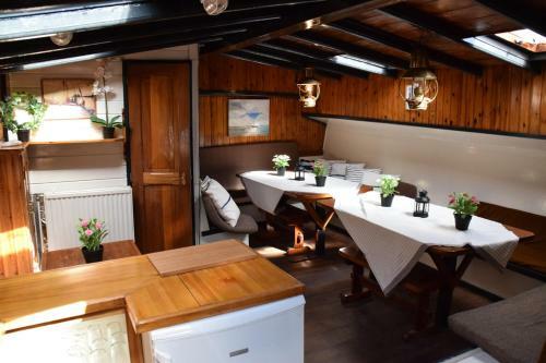 Boat-apartment Rotterdam Fokkelina
