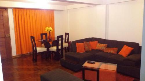 Tikas House Apartment