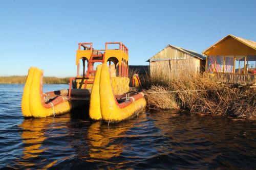 Uros Sol Y Luna Lodge