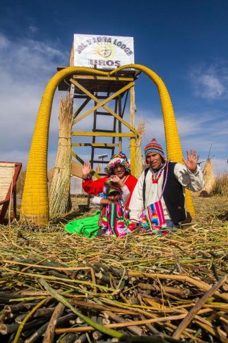 Uros Sol Y Luna Lodge