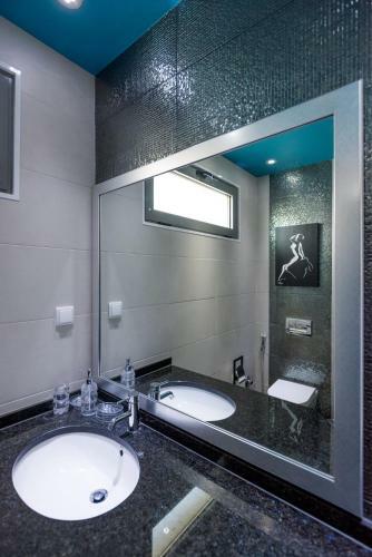 Villa S�o Louren�o - By Mhm