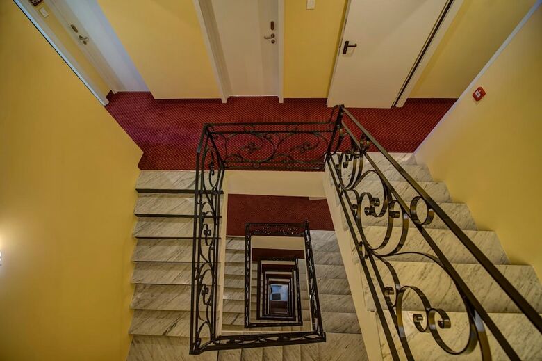 Allegro Hotel