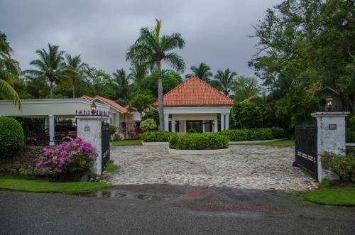 Luxury Villas At Sea Horse Ranch