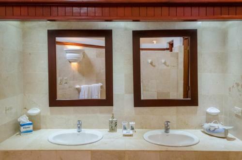 Luxury Villas At Sea Horse Ranch