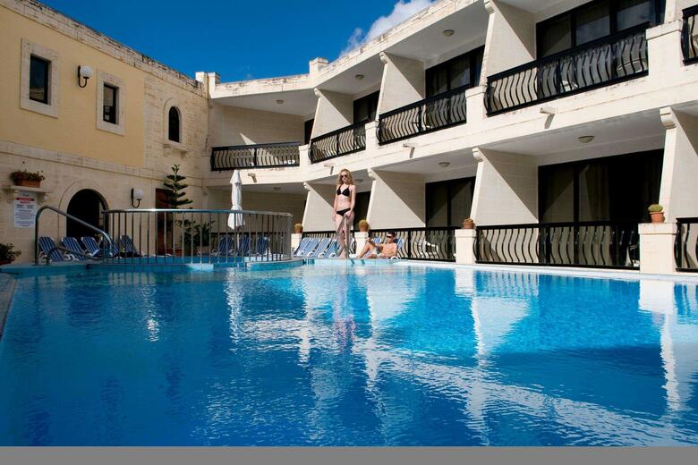 Hotel Pergola Club
