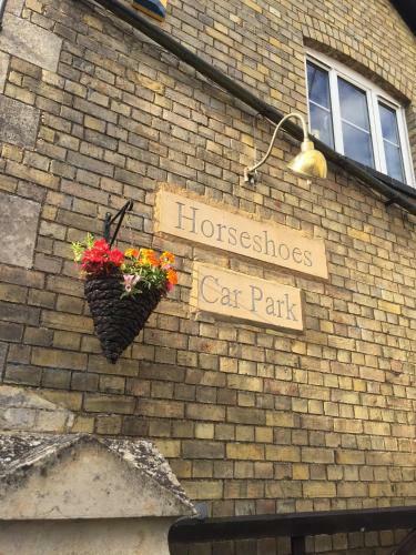 Hostal The Horseshoes Bed & Breakfast