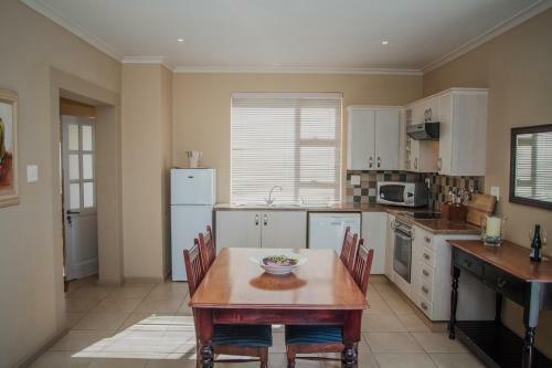 Apartamento Aan De Zee @ Pinnacle Self - Catering Villas