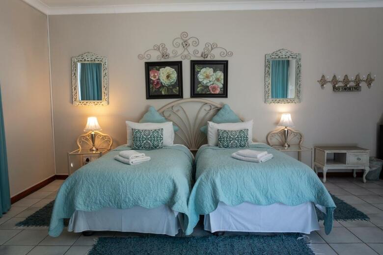 Bed & Breakfast Mistique Waters Self Catering