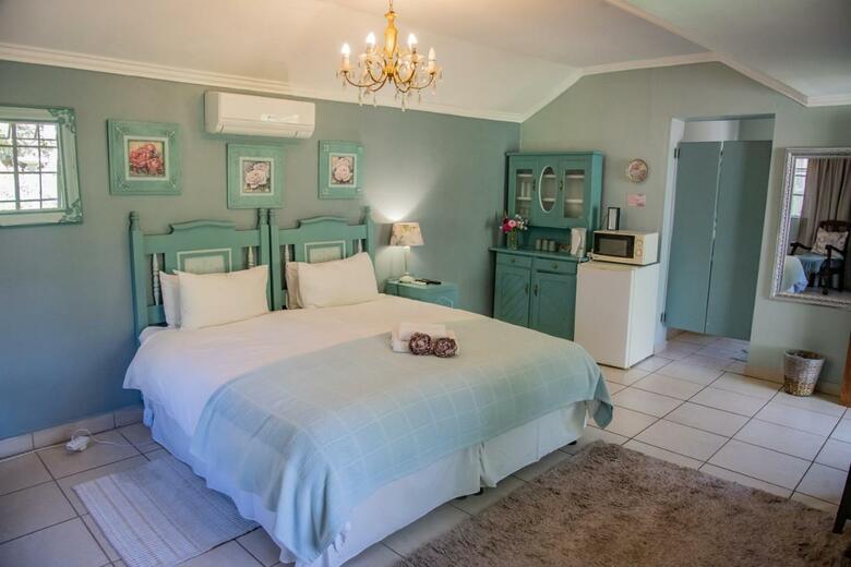 Bed & Breakfast Mistique Waters Self Catering