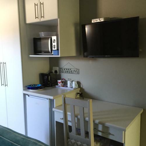 Hostal Sharwood Place