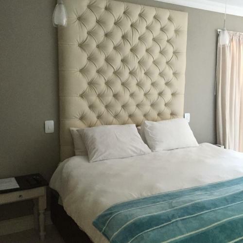 Hostal Sharwood Place