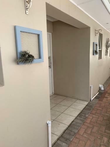 Hostal Sharwood Place