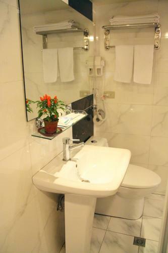 Crystal Hotel Taipei