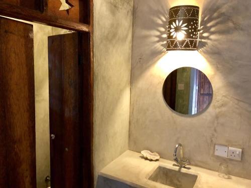 Hostal Zanzistar Guesthouse & Restaurant