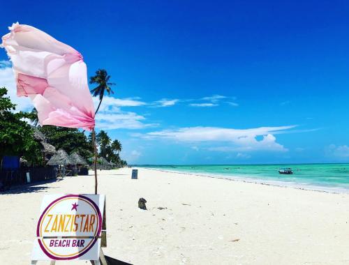 Hostal Zanzistar Guesthouse & Restaurant