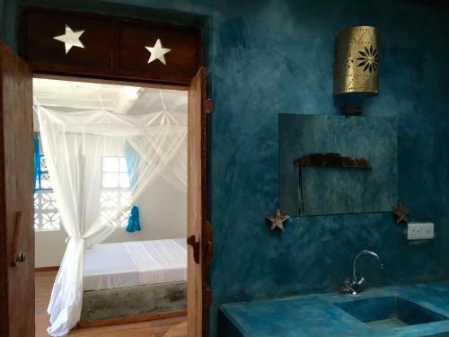 Hostal Zanzistar Guesthouse & Restaurant