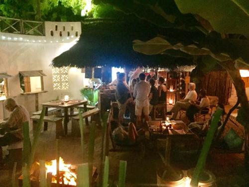 Hostal Zanzistar Guesthouse & Restaurant