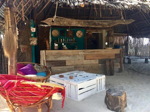 Hostal Zanzistar Guesthouse & Restaurant
