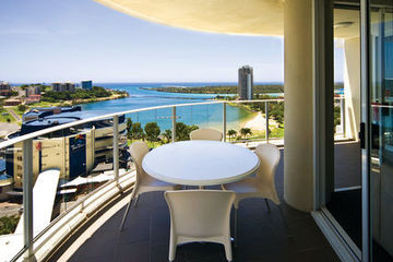 Hotel Outrigger Twin Towns Resort