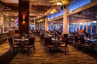 Hotel Outrigger Twin Towns Resort