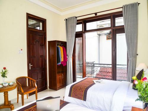 Hotel Redrose Villa