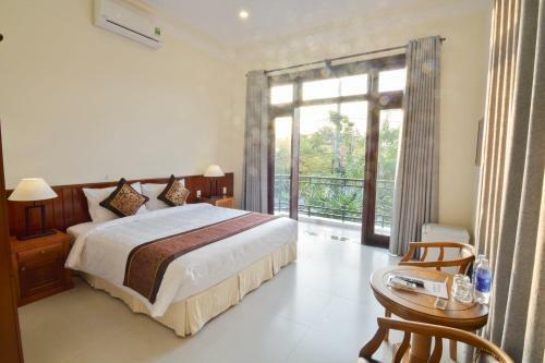 Hotel Redrose Villa