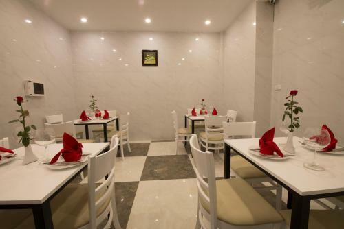 Ha Noi Holiday Center Hotel