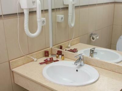 Hotel Rin Airport 4 Star