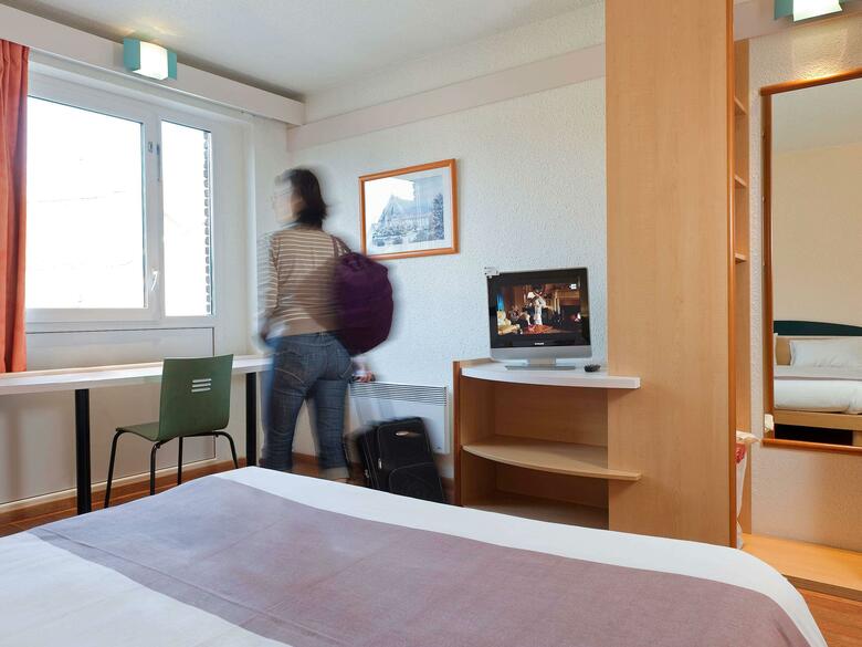 Hotel Ibis Mons Centre Gare