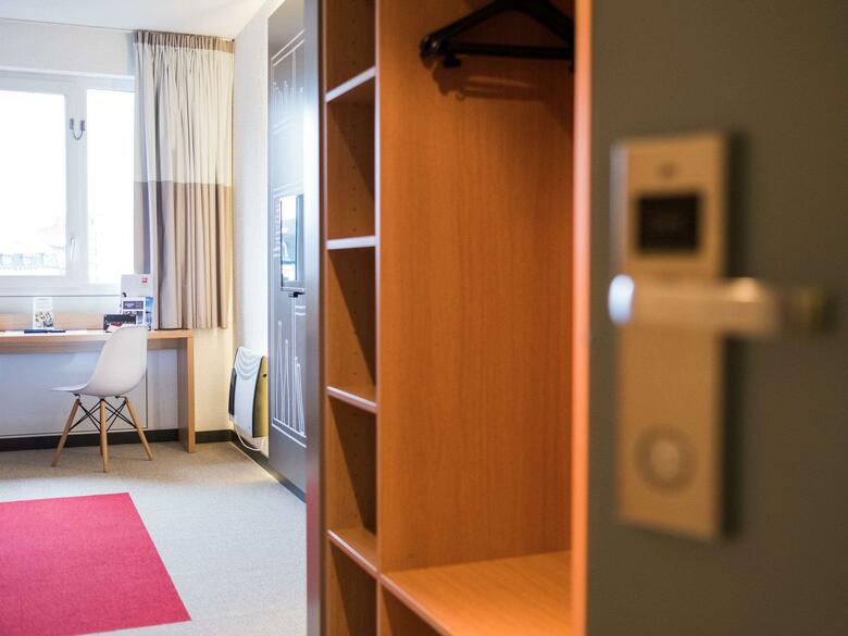 Hotel Ibis Mons Centre Gare