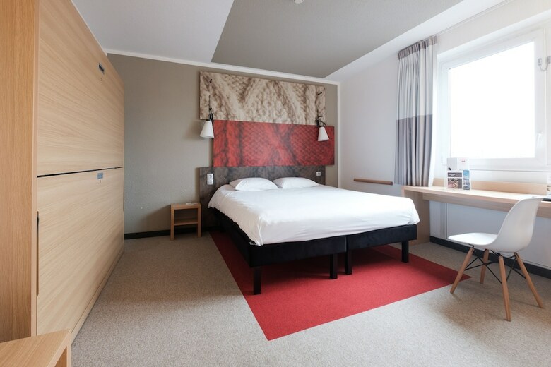 Hotel Ibis Mons Centre Gare