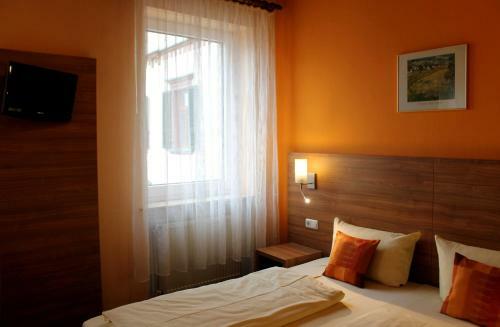 Hostal Weinstube Zur Lindenau