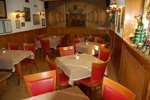 Hostal Weinstube Zur Lindenau