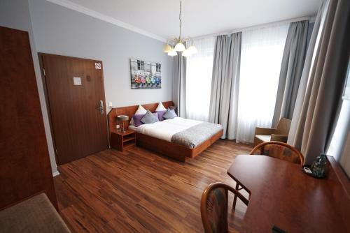 Hostal Hotel Garni Wurster Kroog