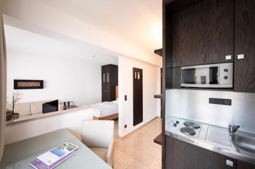 Hotel Burns Apartments / Checkin Bahnstra�e 76