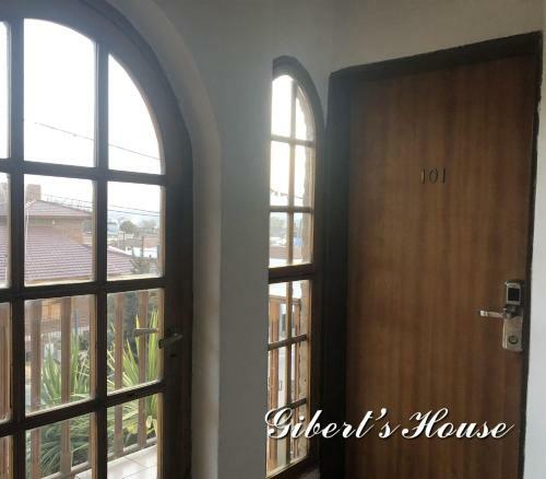 Apart-hotel Gibert's House