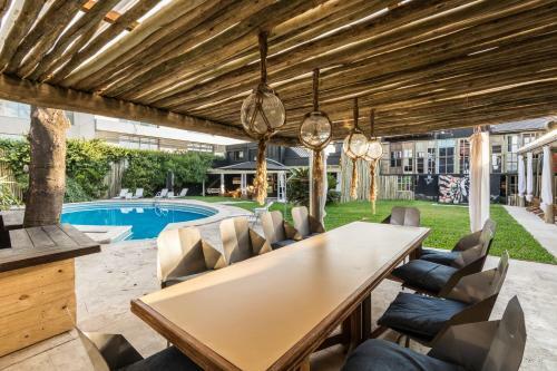 Onas Hostel & Suites